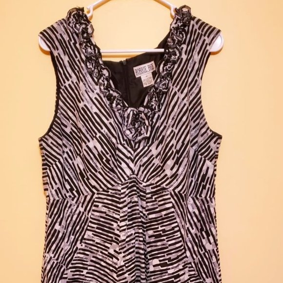 Robbie Bee Dresses & Skirts - Robbie Bee Dress Size 16